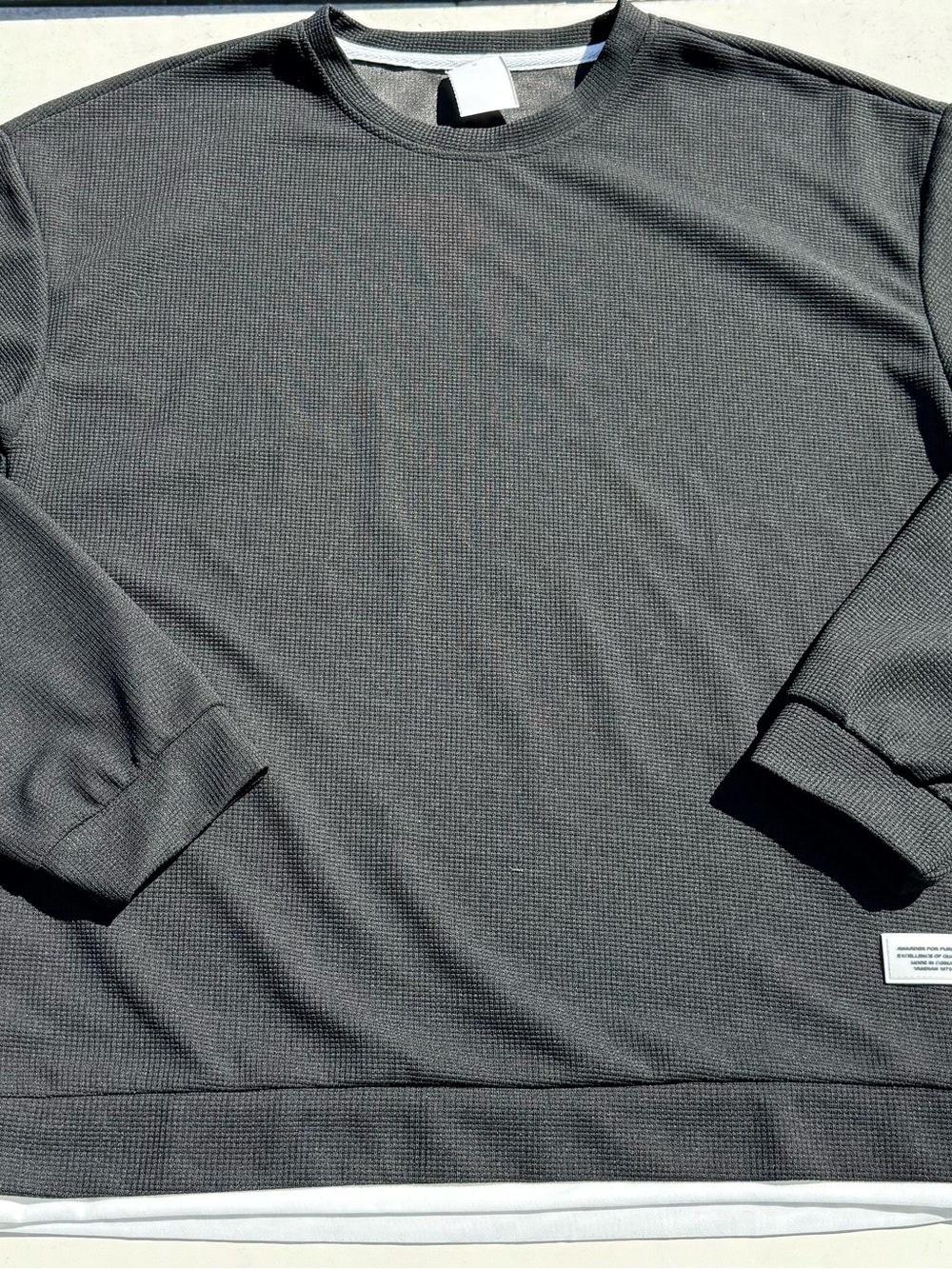 Men's Crewneck Long-Sleeve Shirt in Charcoal